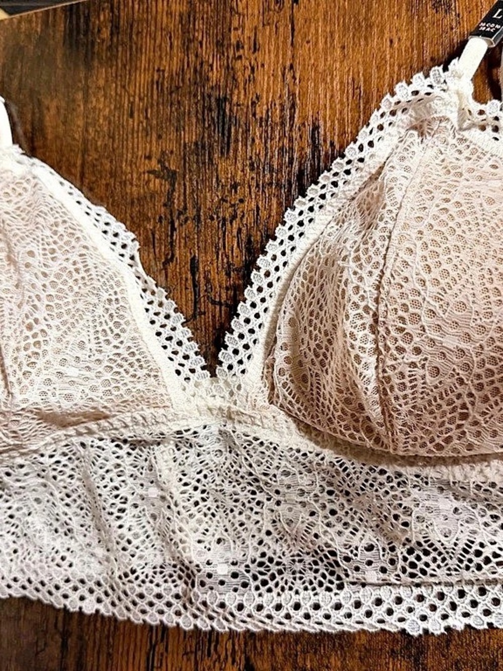Victoria's Secret Lace Bra in White Size Large Like New